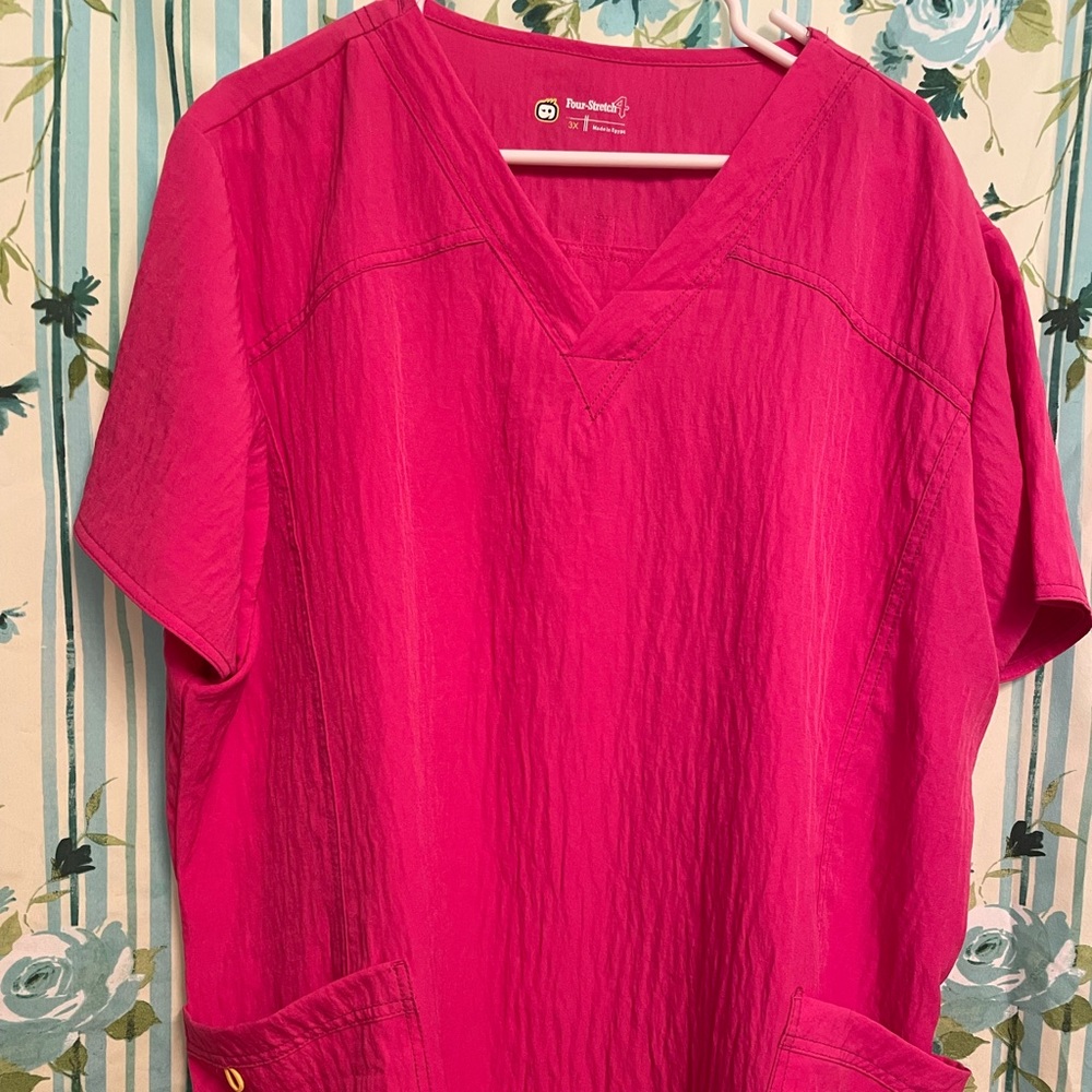 WonderWink 4 stretch plus size scrub top